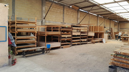 Maderas y Derivados Báez / Guzmán (Av. Bugambilias) en Puebla