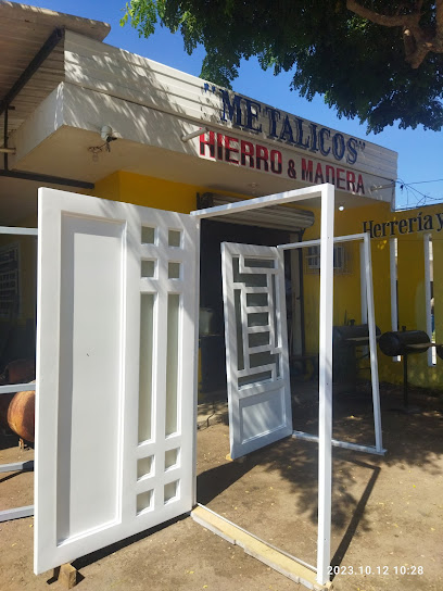Metálicos Herrería y Muebles en Hierro y Madera. // Asadores Tampico en Tampico